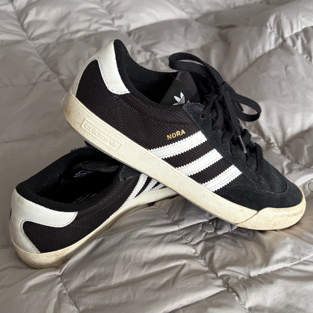 Adidas NORA Black Suede/Mesh Sneakers; size 6 1/2
Clean ‘em up - in good shape